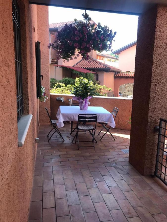 Апартаменты Casa Del Balcone Fiorito Кормонс Экстерьер фото